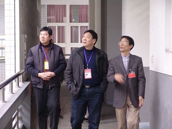 行政科科長林心坦巡視考點