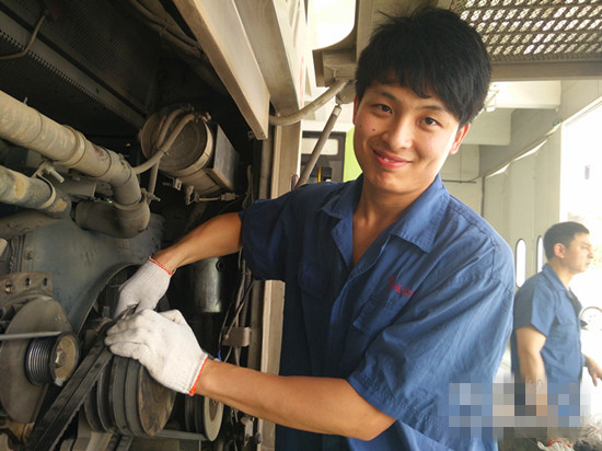 勵志自學(xué)青年通過自考本科 加入考研一族