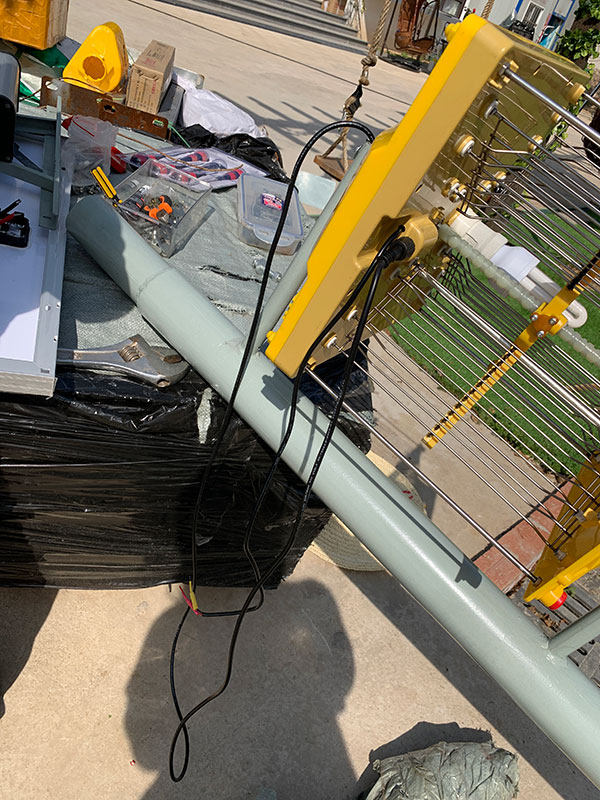 大型高桿太陽能殺蟲燈安裝現(xiàn)場圖片