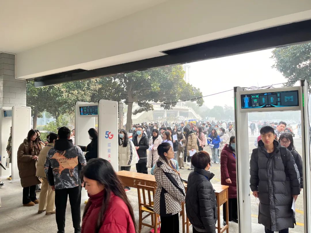 江蘇省2024年1月高等教育自學(xué)考試首日開考安全平穩(wěn)順利1 江蘇省2024年1月高等教育自學(xué)考試首日開考安全平穩(wěn)順利1